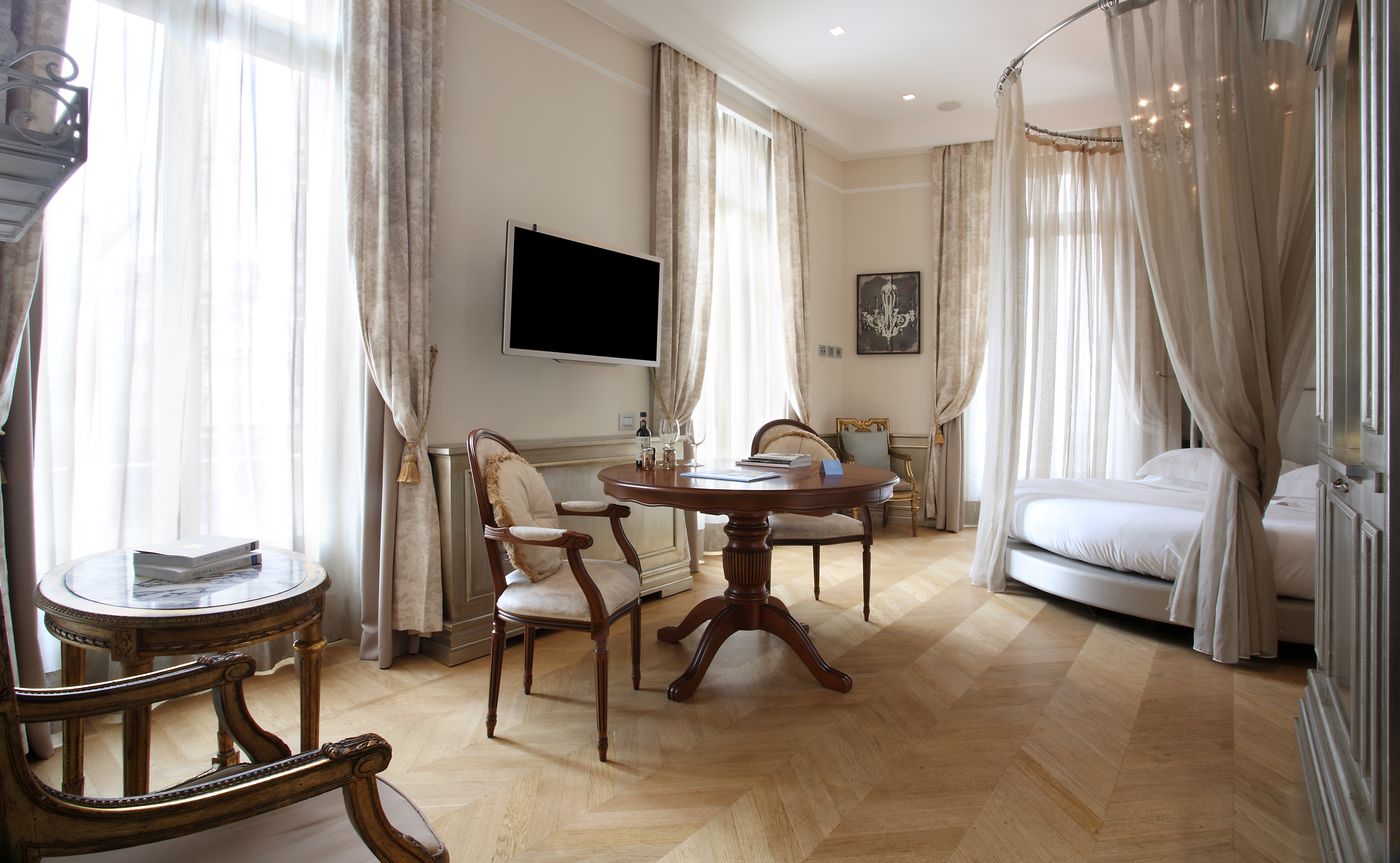 Chateau-Monfort-Room-24