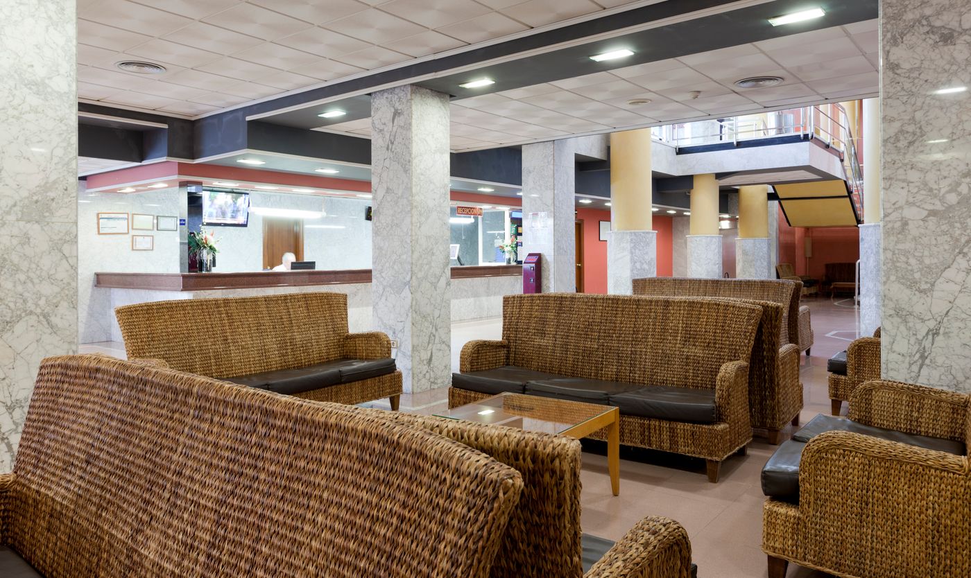 cabana-hotel-reception