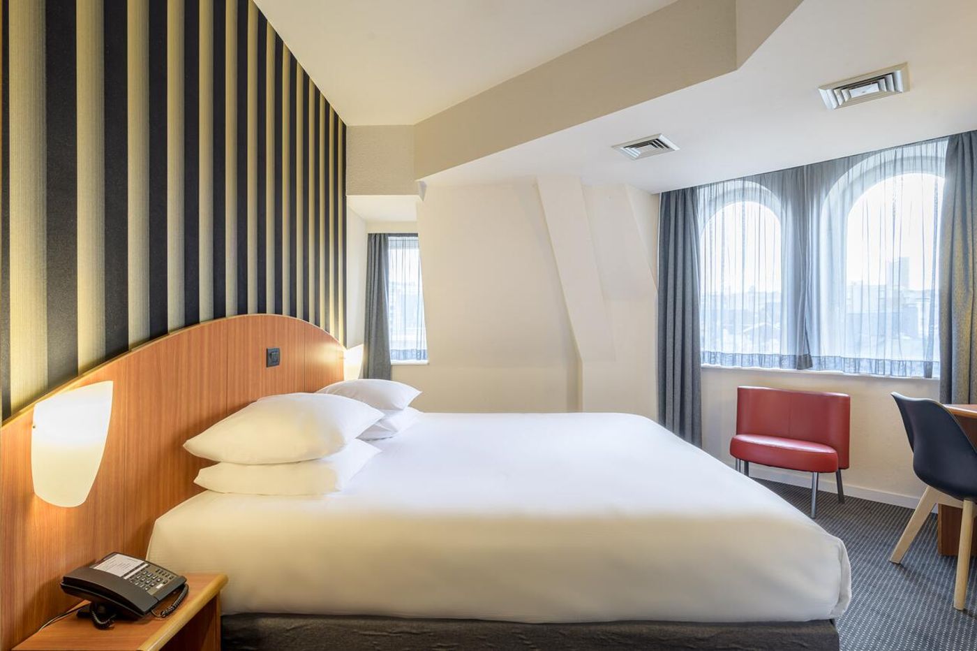 Aris-Grand-Place-Room-15