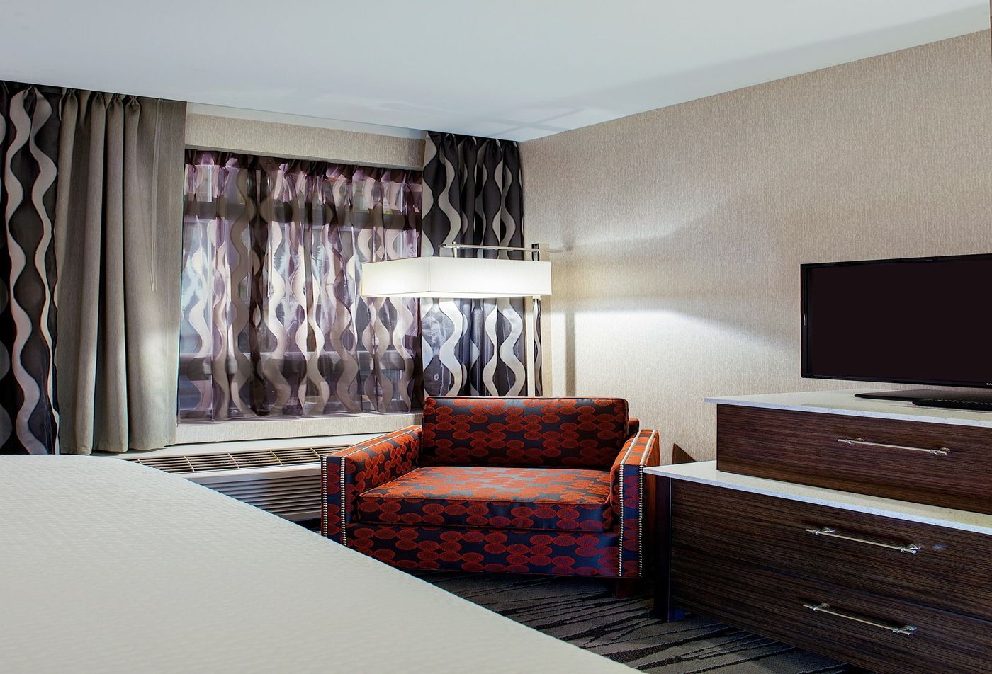 Fairfield-Inn---Suites-Boston-Cambridge-Room-22