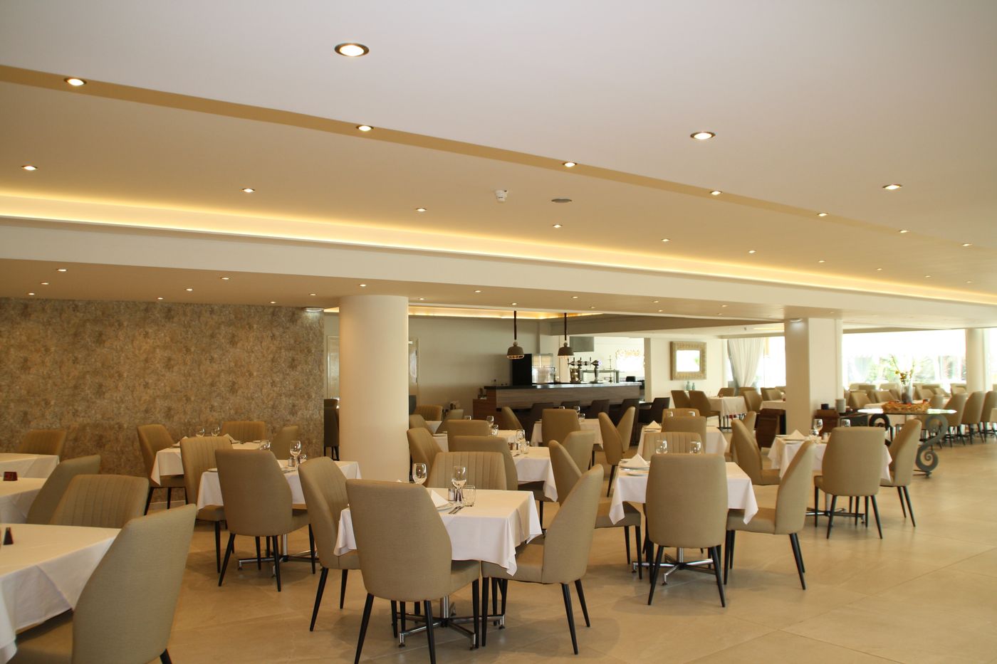 Queens-Bay-Hotel-Restaurant-48