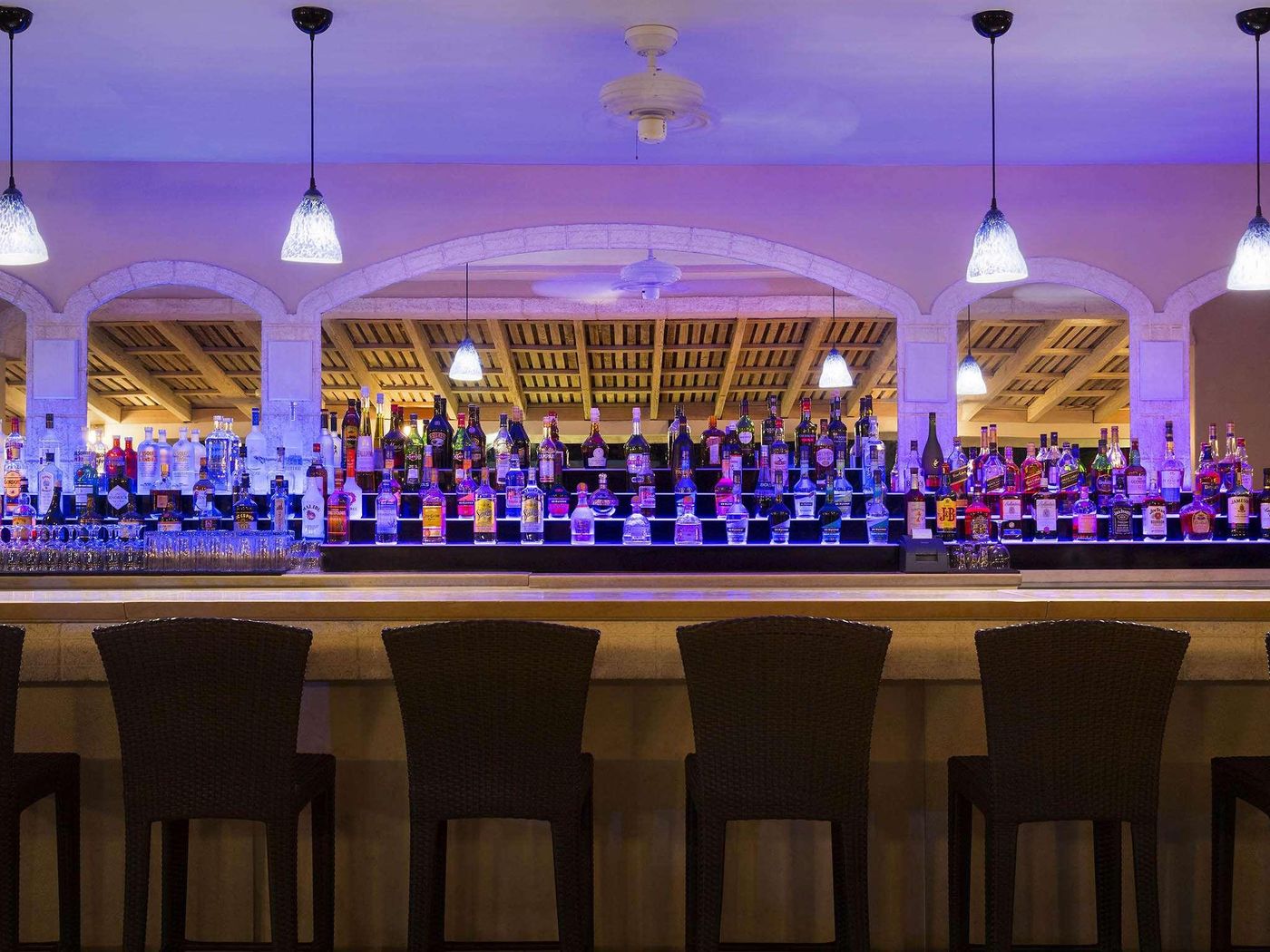 The-Fairmont-Royal-Pavilion-Bar-63