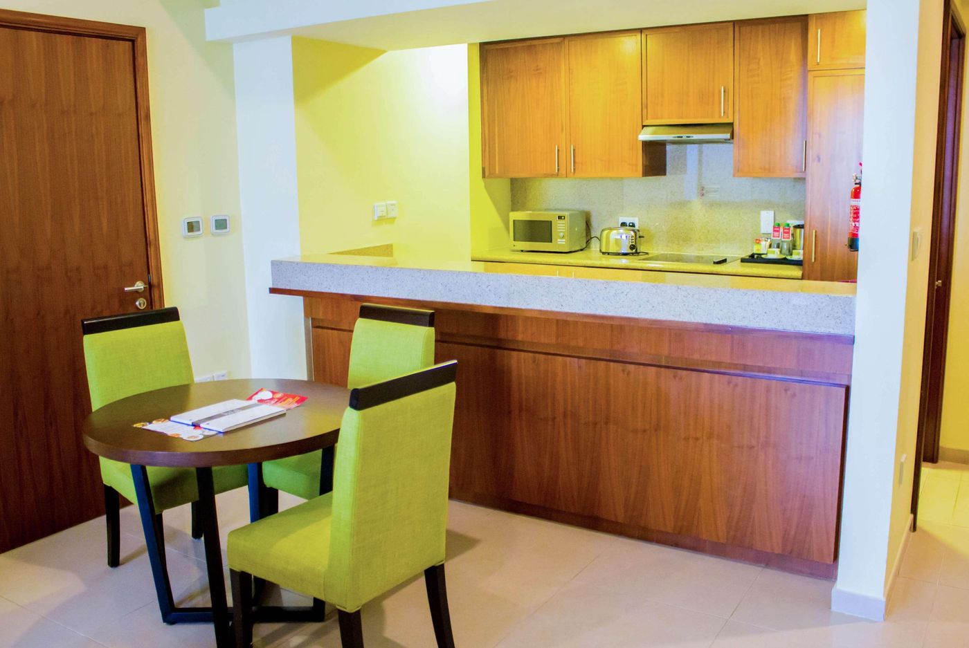 Ramada-by-Wyndham-Downtown-Dubai-Room-42