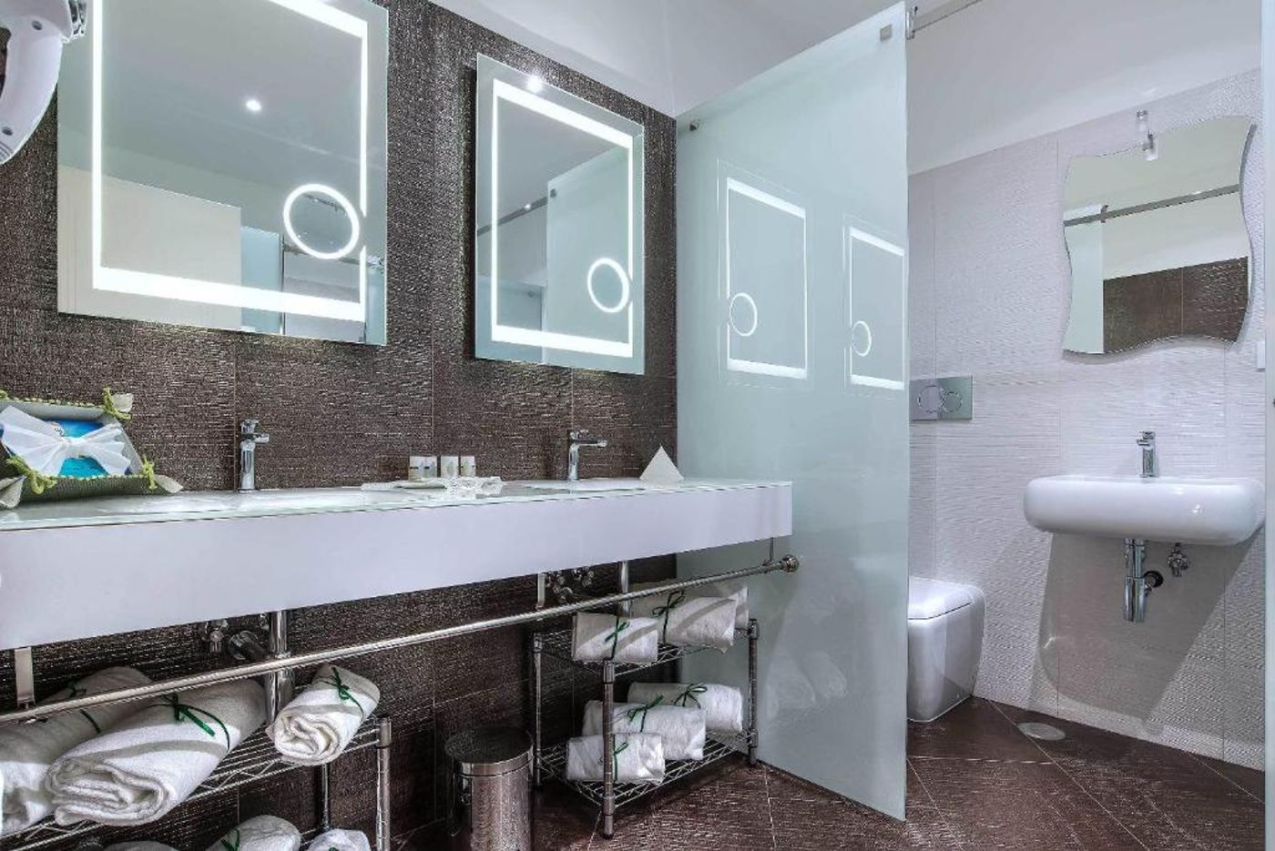 Trevi-Rome-Suite-Room-32