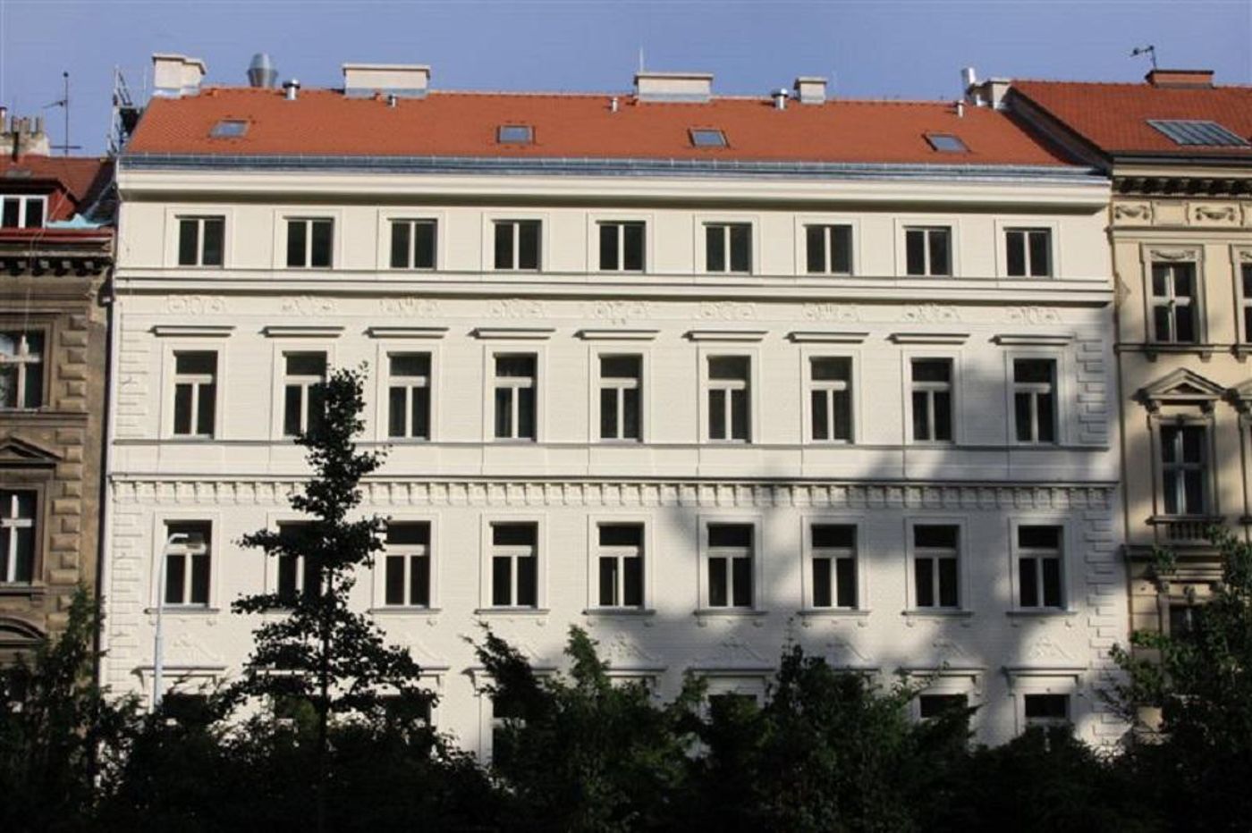 Red---Blue-Design-General-view-2