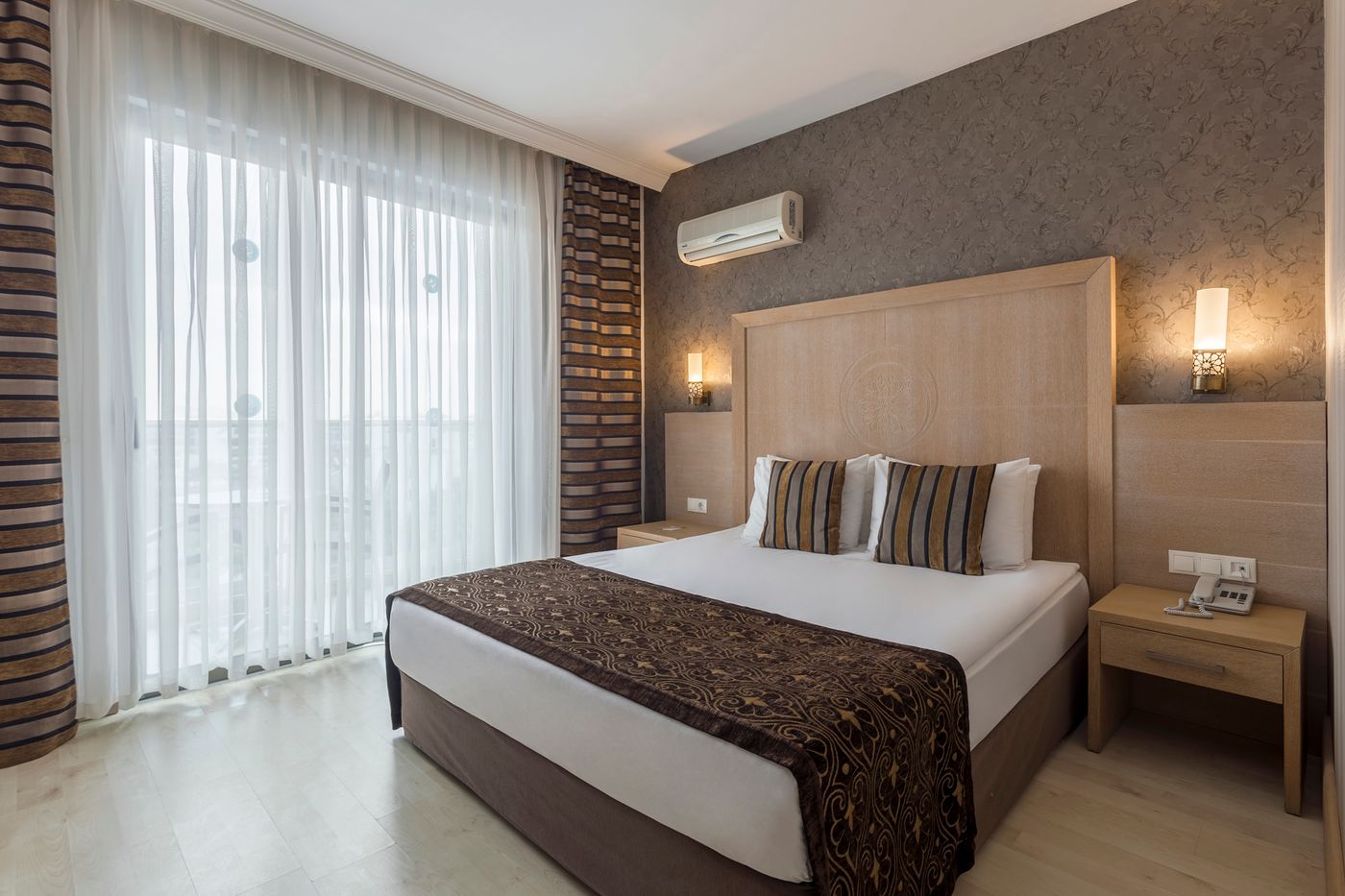 Sultan-of-Side-Room-18