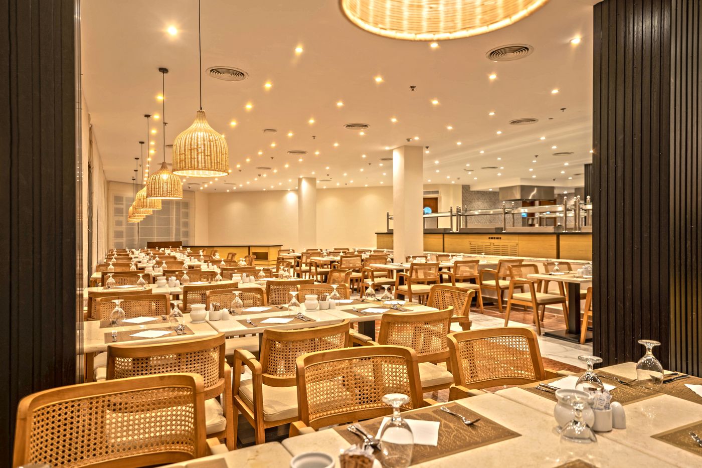 Invidia Coral Beach Tiran 28.10