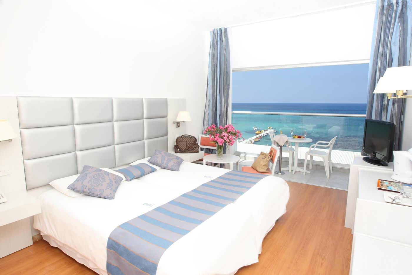 Silver-Sands-Beach-Hotel-Room-16
