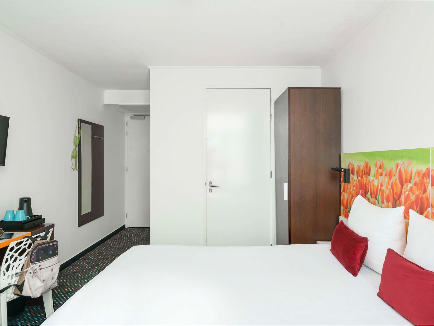 ibis-Styles-Amsterdam-City-Room-33