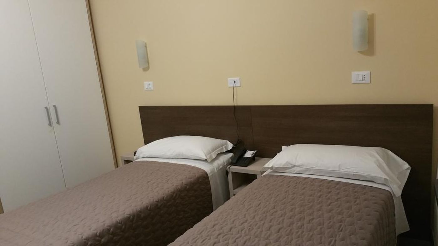 Tommaseo - Italy - GENOVA - Room - 2