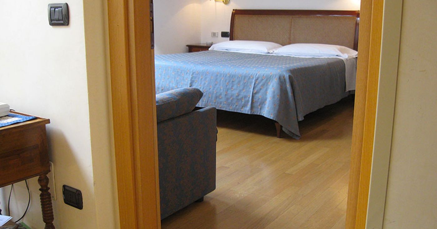 Tre Re-Italy-COMO-Room-9