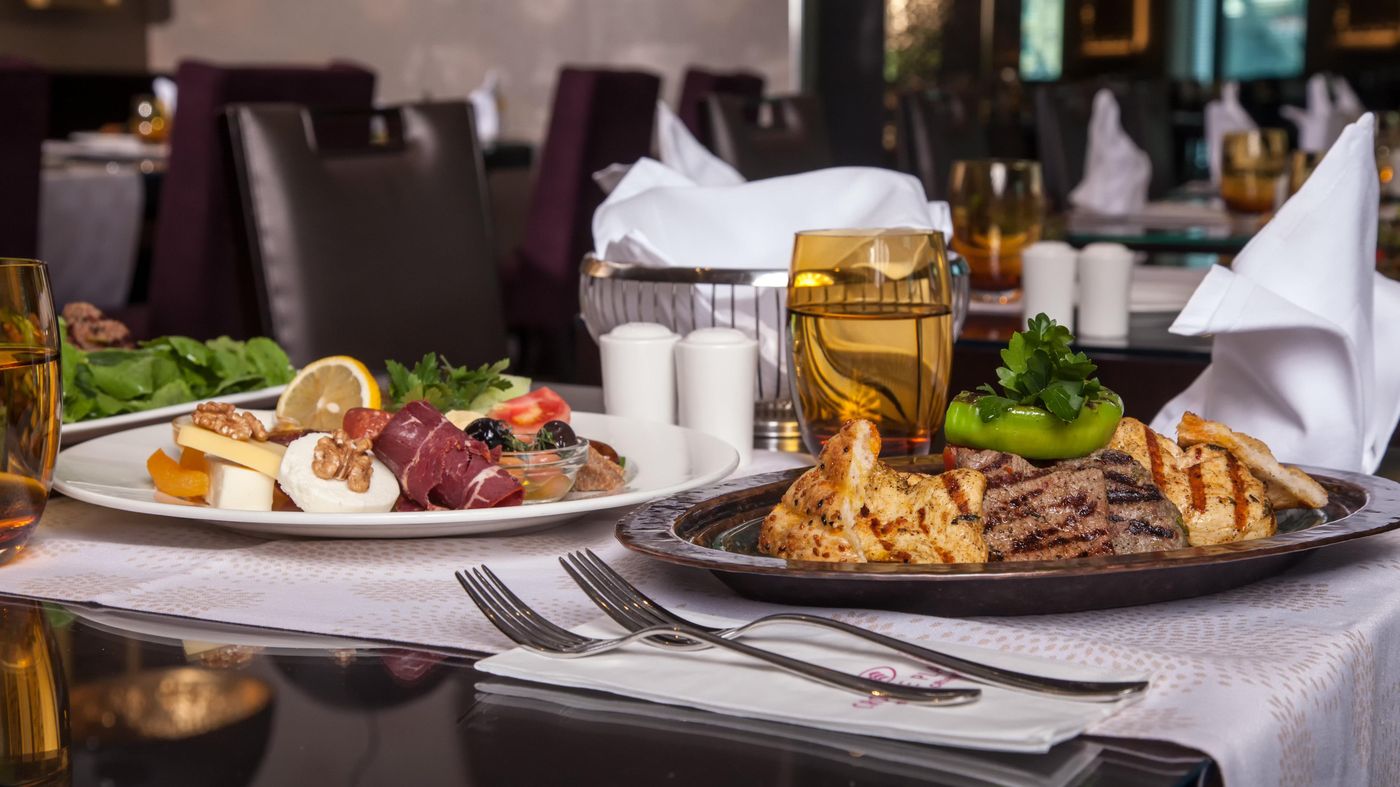 Crowne-Plaza-Istanbul-Oryapark-Restaurant-41