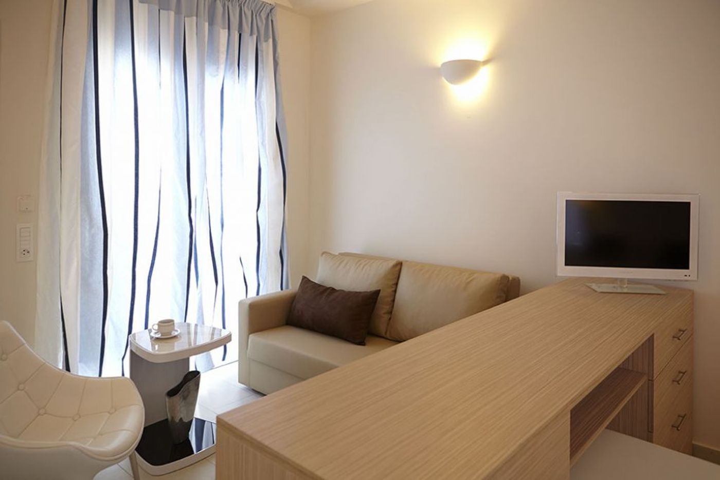 Smy-Orizontes-Santorini-Room-32