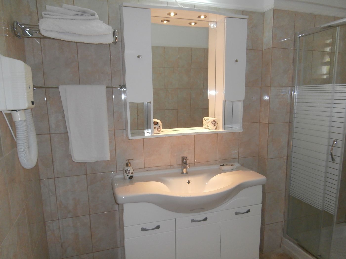 River-Studios-and-Apartments-Room-27