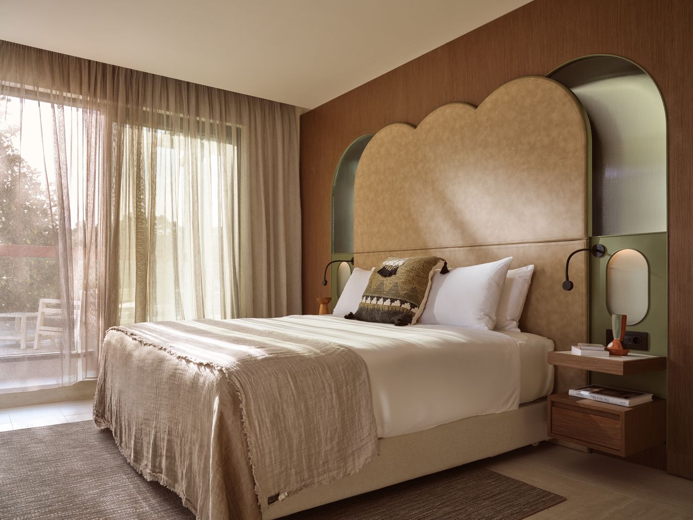 Eagles-Palace-Room-43