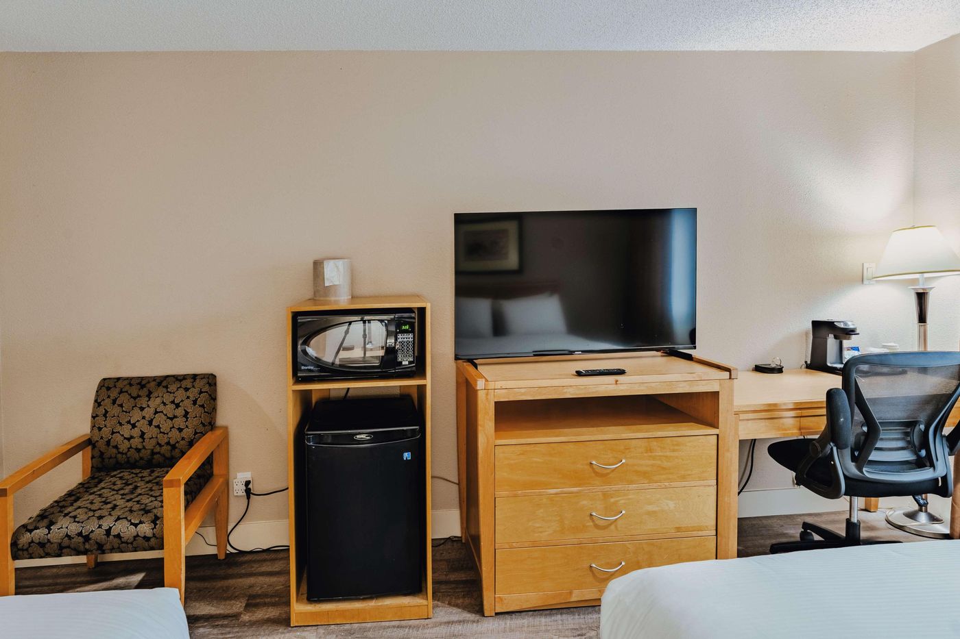 SureStay-Plus-Hotel-by-Best-Western-Coquitlam-Room-36