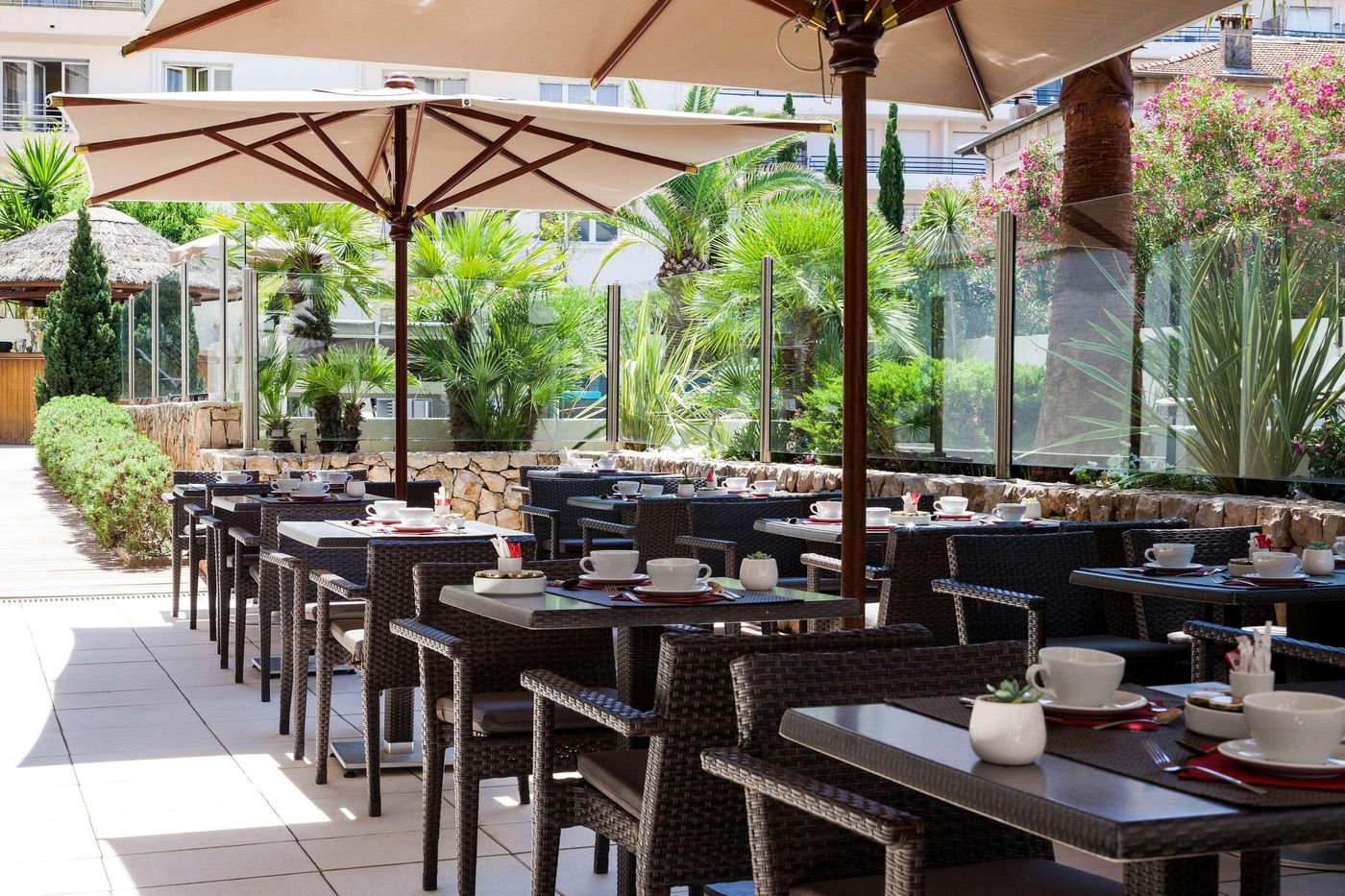 Neho-Suites-Cannes-Croisette-Restaurant-7