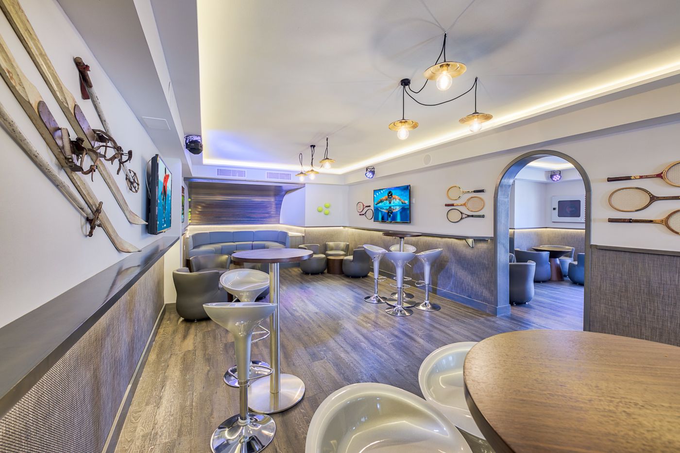 Hotel-LIVVO-Koala-Garden-Bar-51