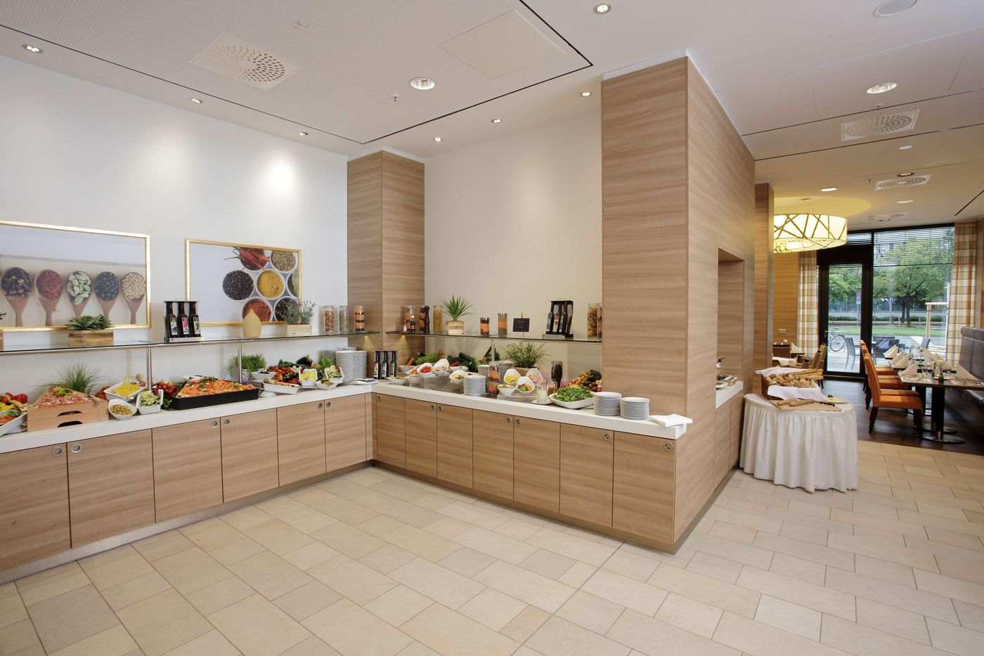 H4-Hotel-Berlin-Alexanderplatz-Restaurant-23