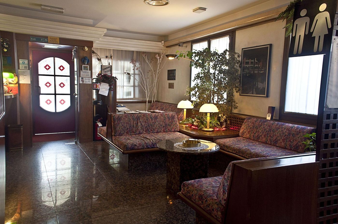 Hotel-Roma-Lobby-2