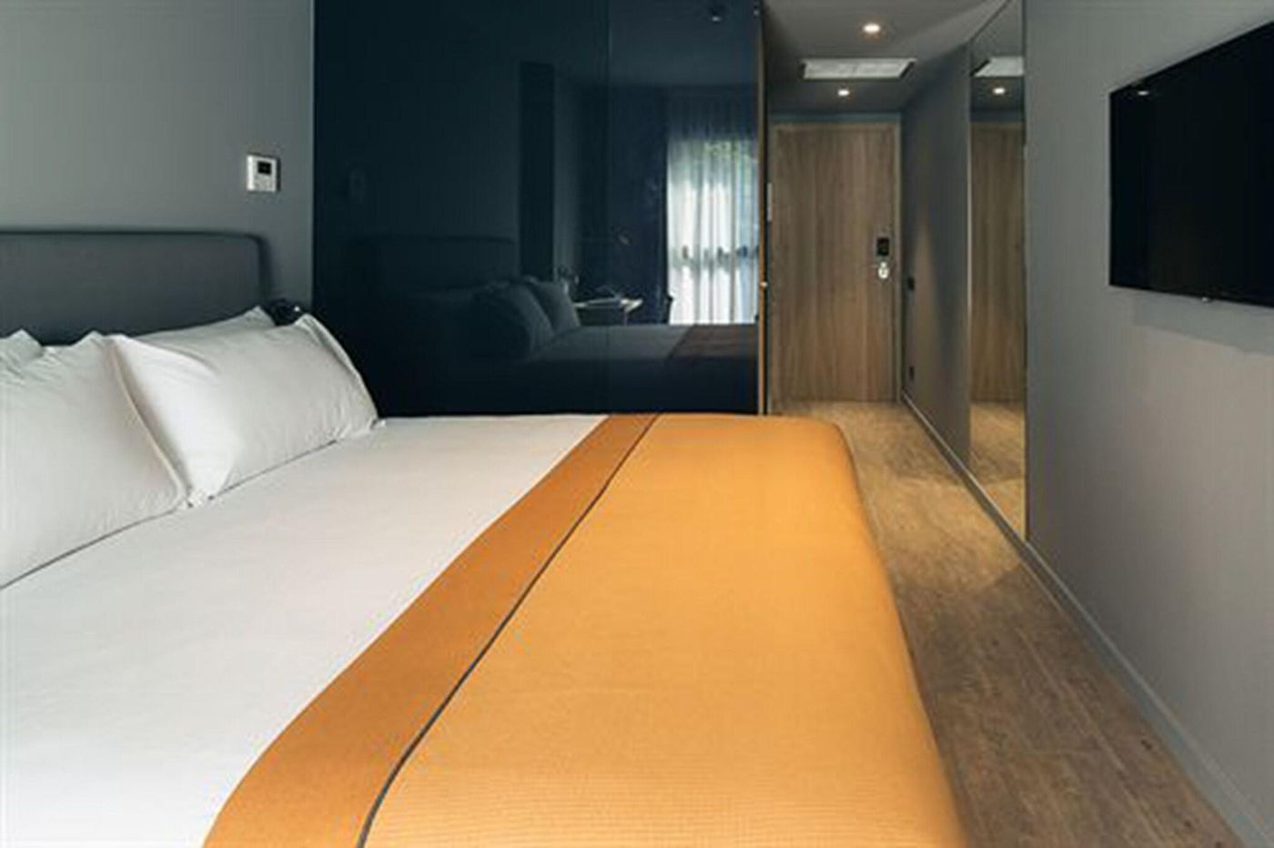 Yurbban Trafalgar Hotel-Spain-Barcelona-Room-7