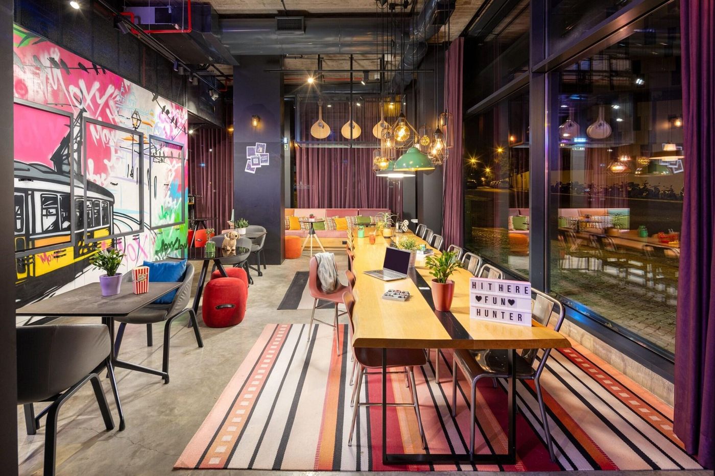 Moxy-Lisbon-City-Restaurant-17