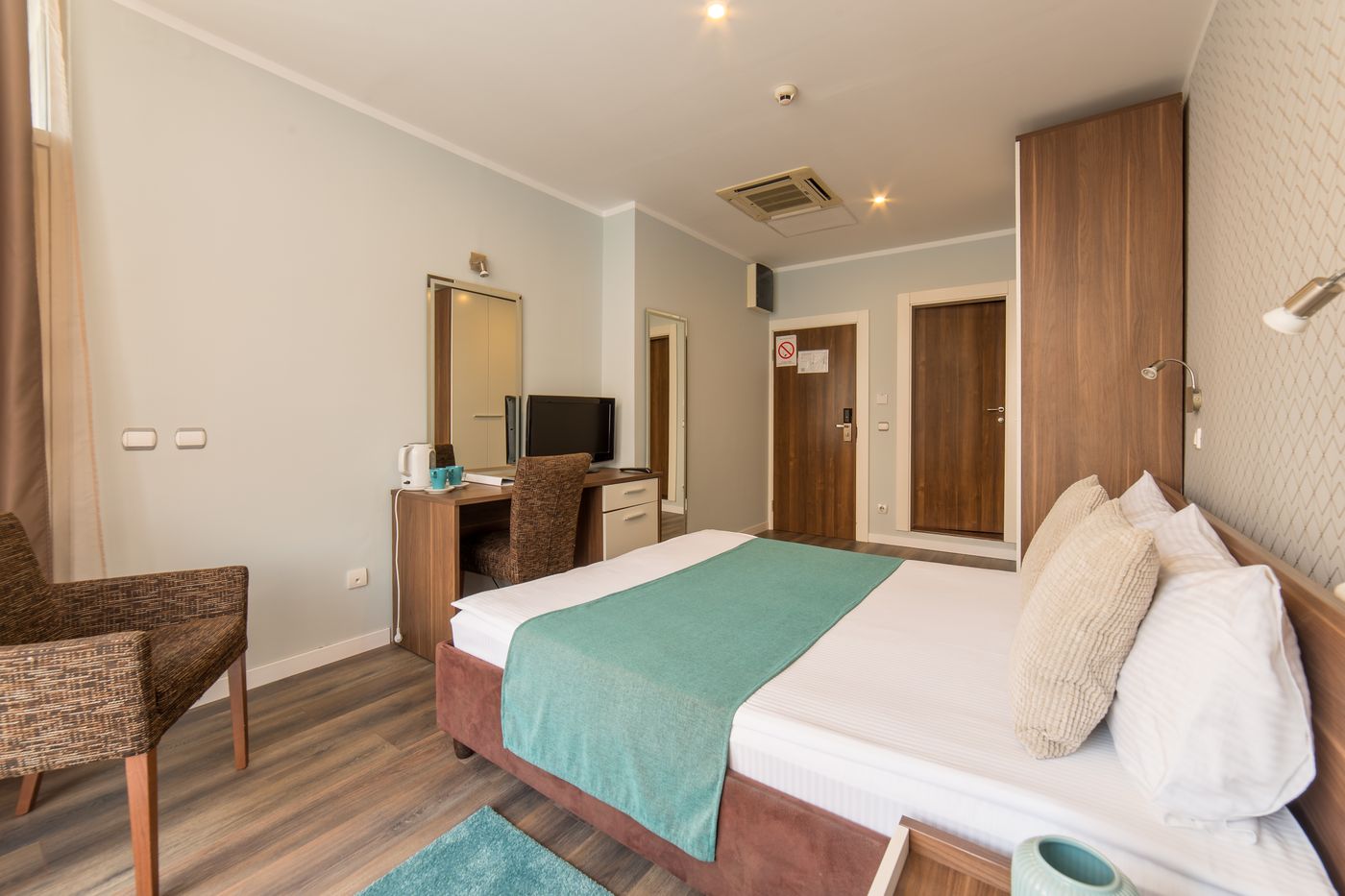 Balkan Hotel Garni-Serbia-BELGRADE-Room-5