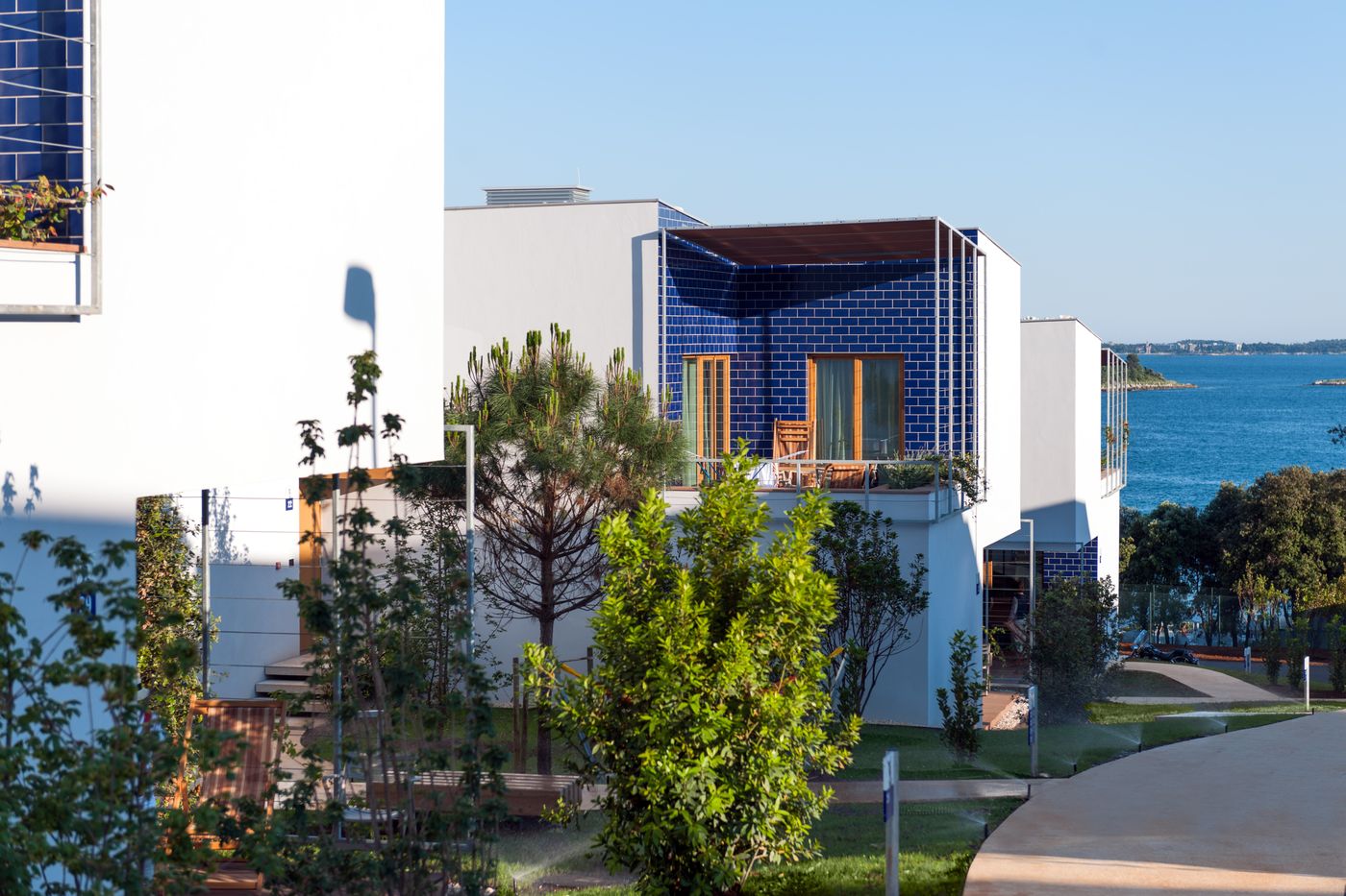 Maistra-Select-Amarin-Resort-Lobby-10