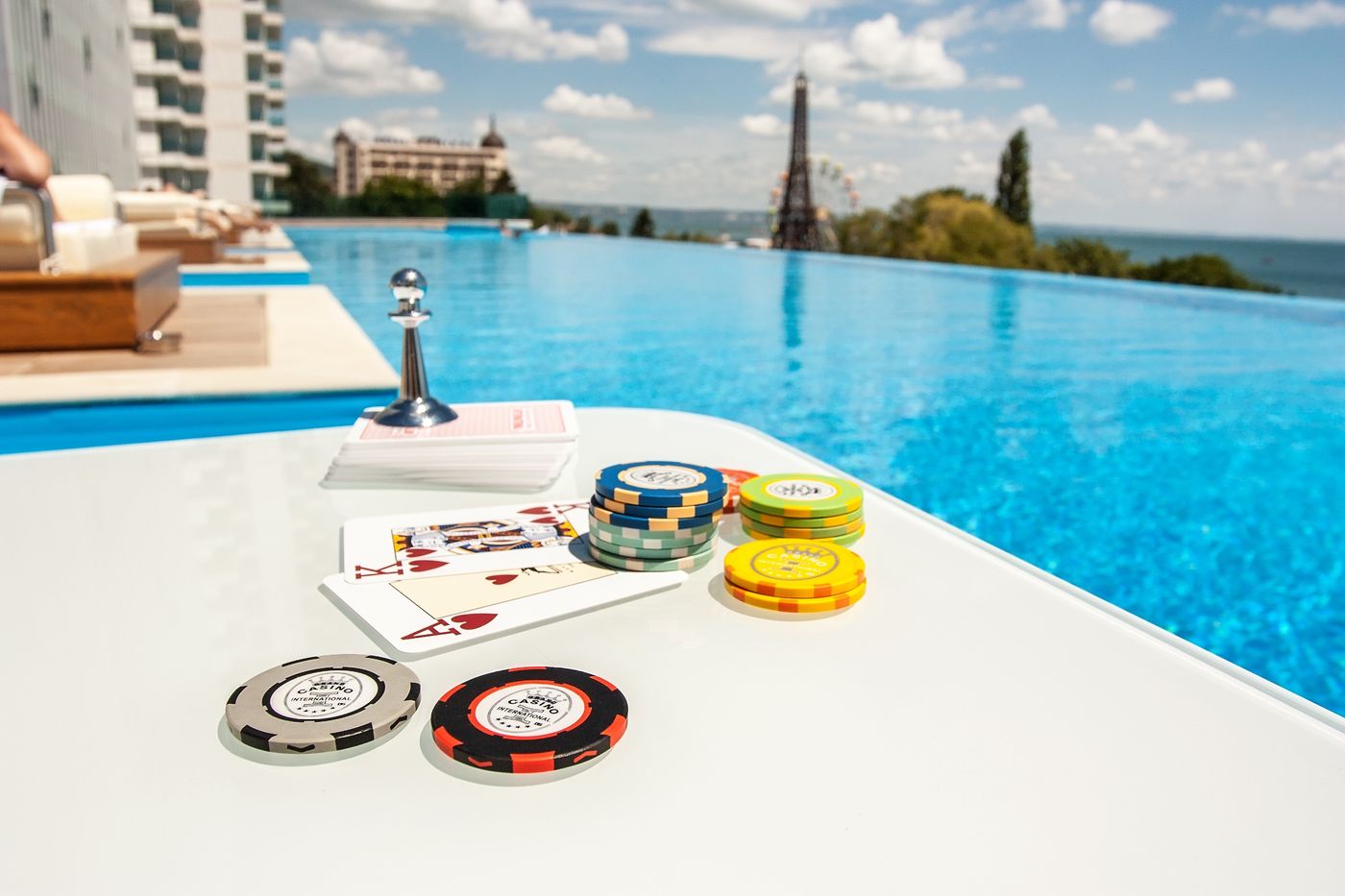 International-Hotel-Casino---Tower-Suites-Pool-18
