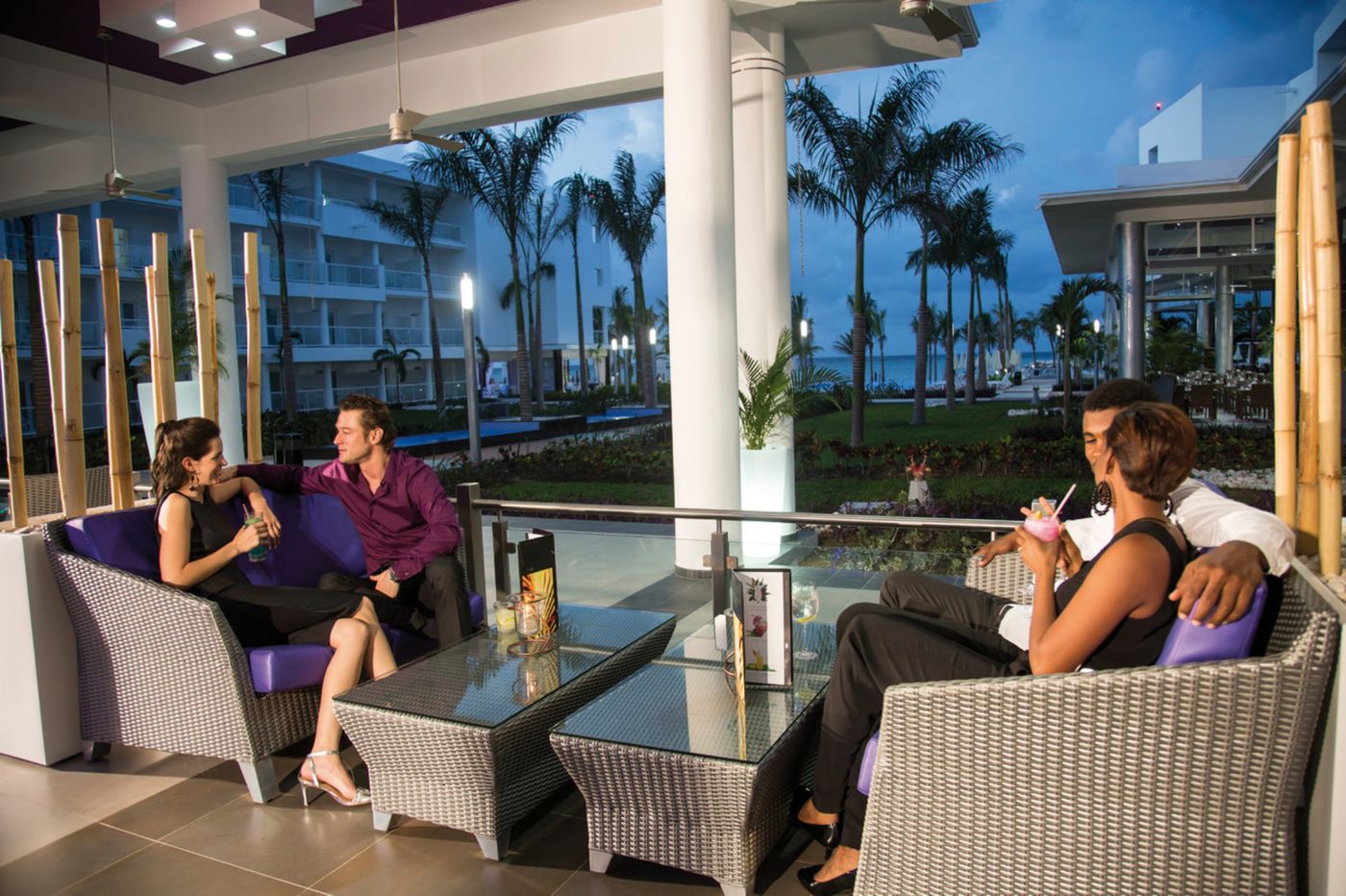 Riu-Palace-Jamaica-All-Inlcusive-Bar-18