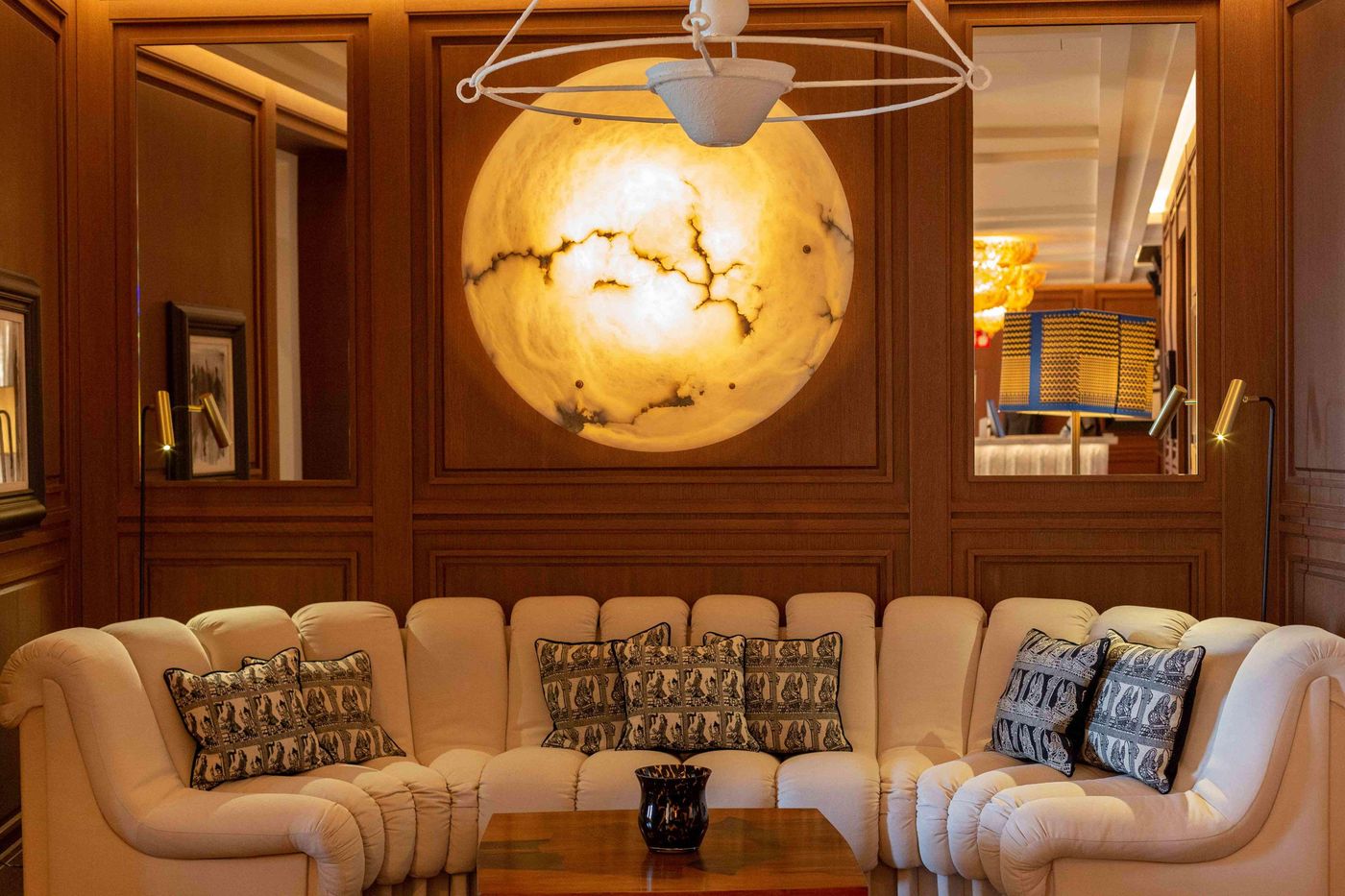 Hotel-Montera-Madrid--Curio-Collection-by-Hilton-Lobby-13