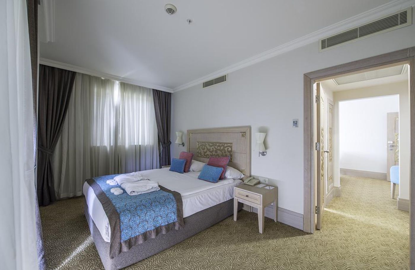 Crystal-Family-Resort-Room-27