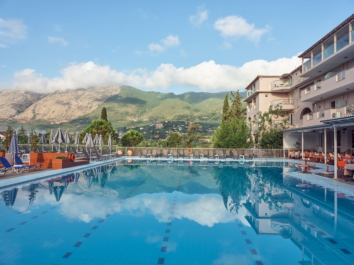 Koukounaria--Hotel---Suites-General-view-5