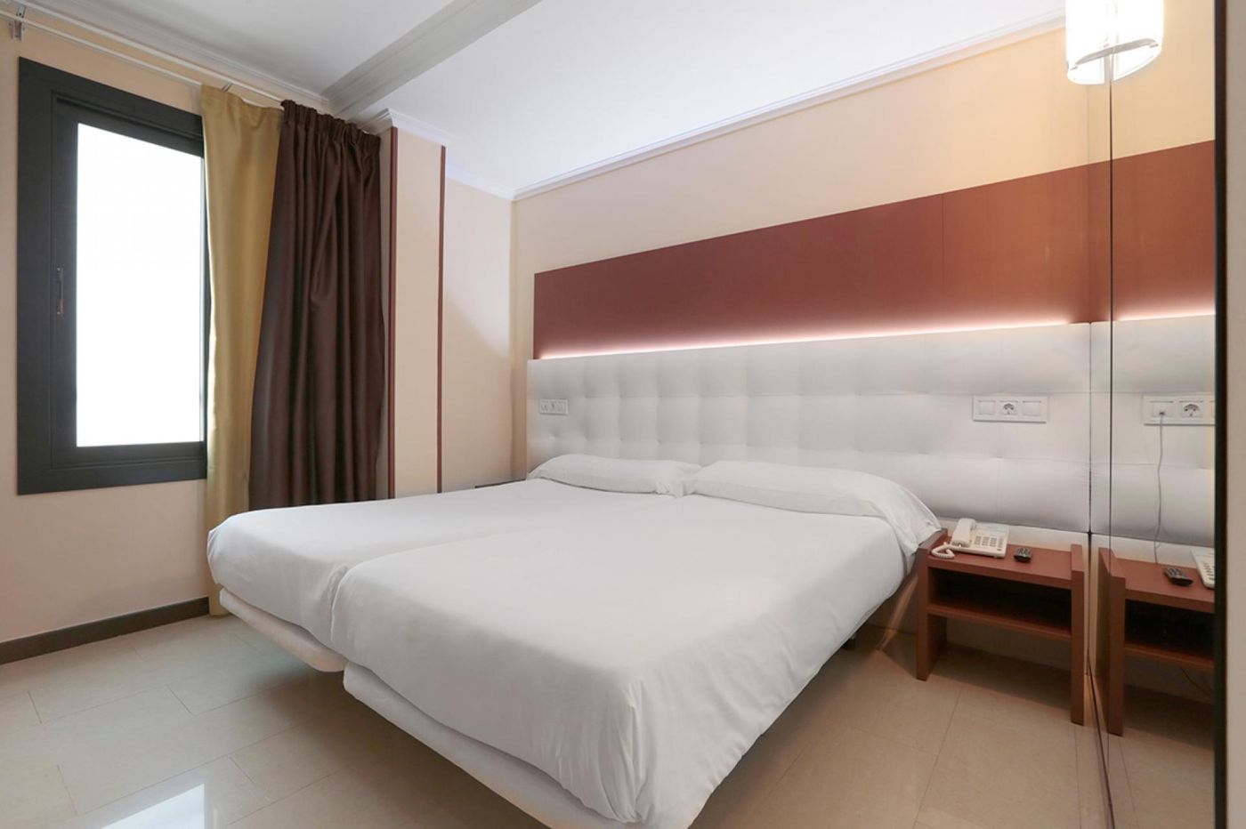 Twenty By Pillow-Spain-Barcelona-Room-9