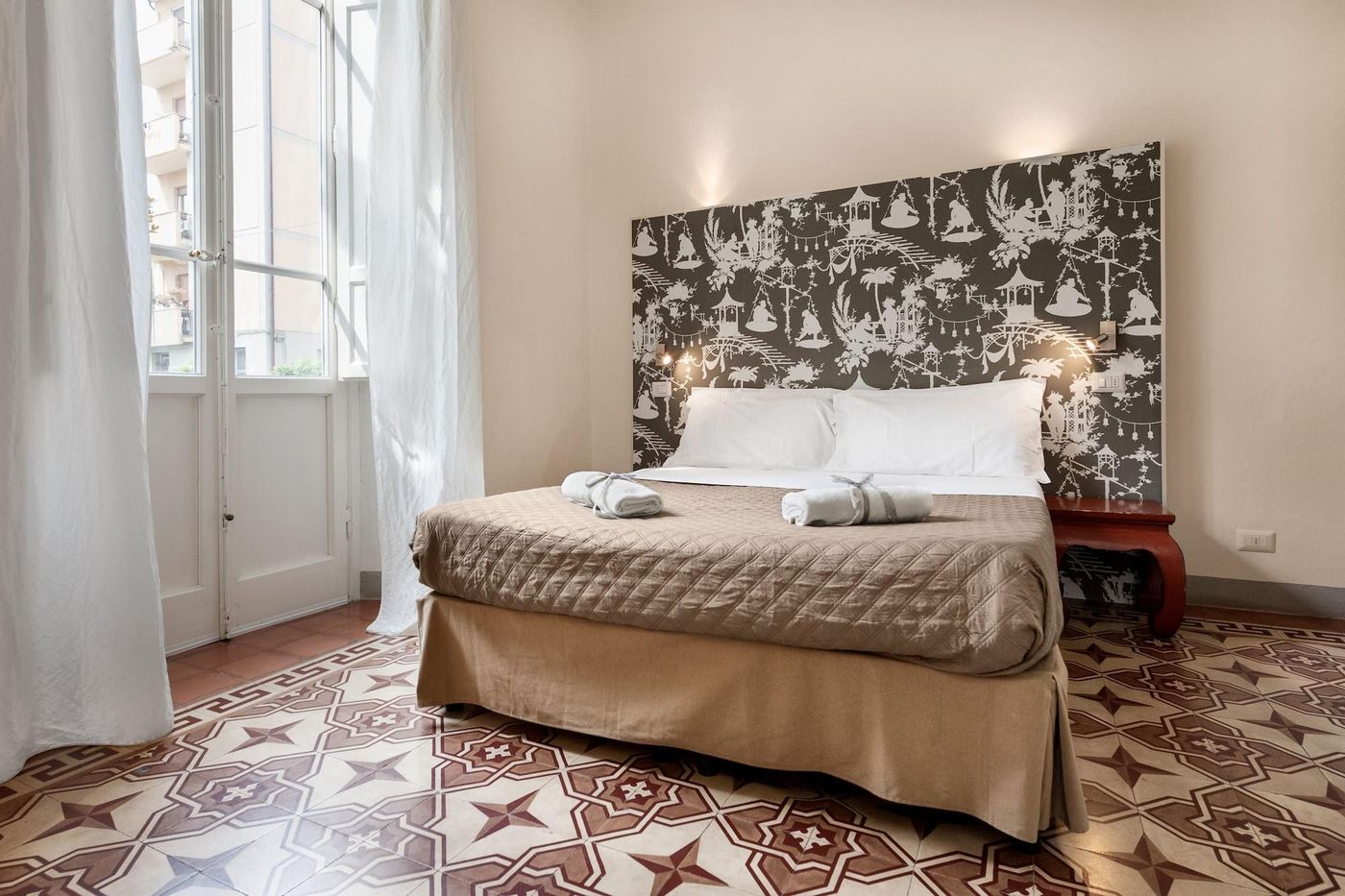 Lucca-In-Villa-Lucrezia-Room-11