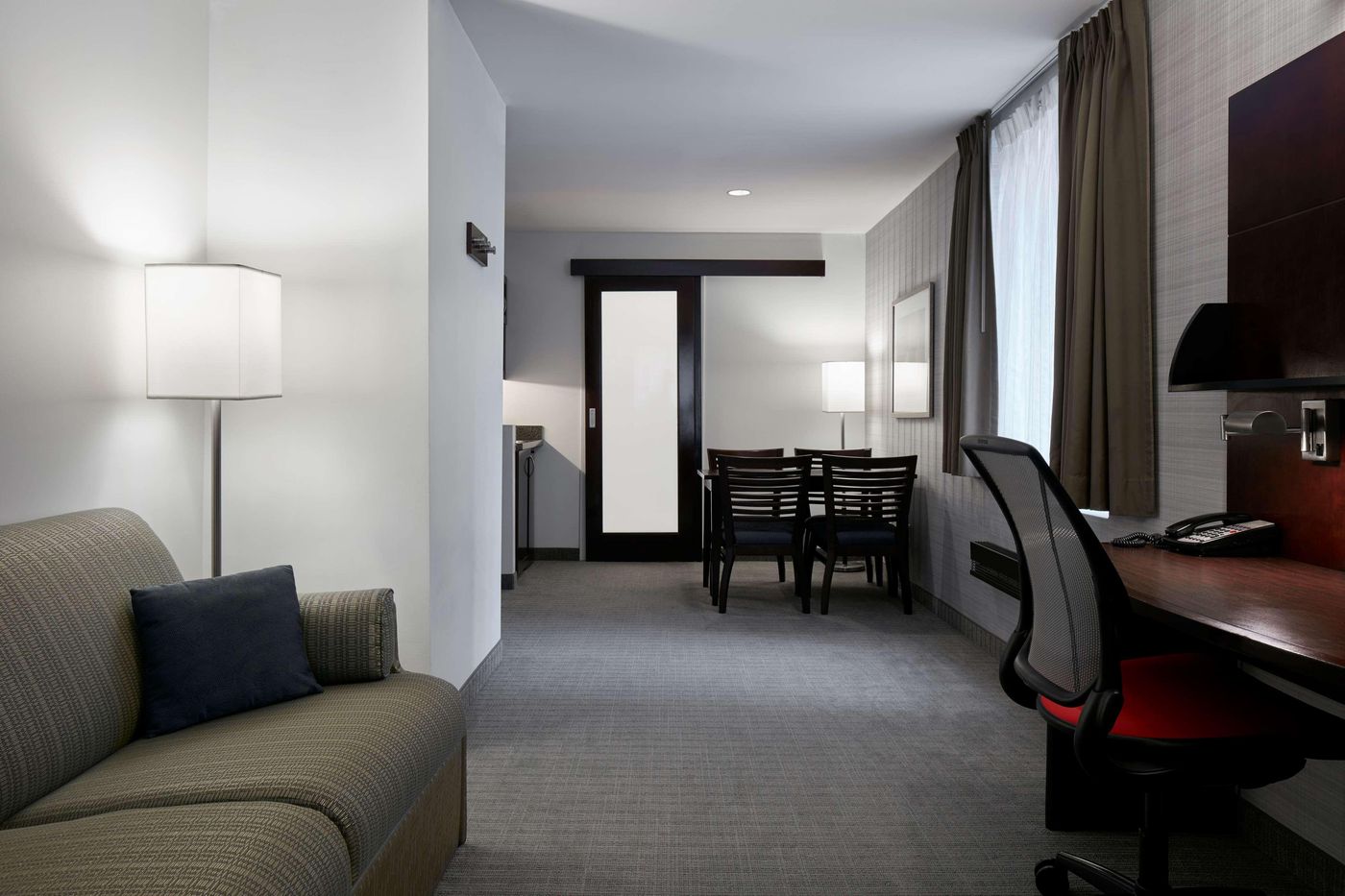 DoubleTree-by-Hilton-New-York-Midtown-Fifth-Avenue-Room-22
