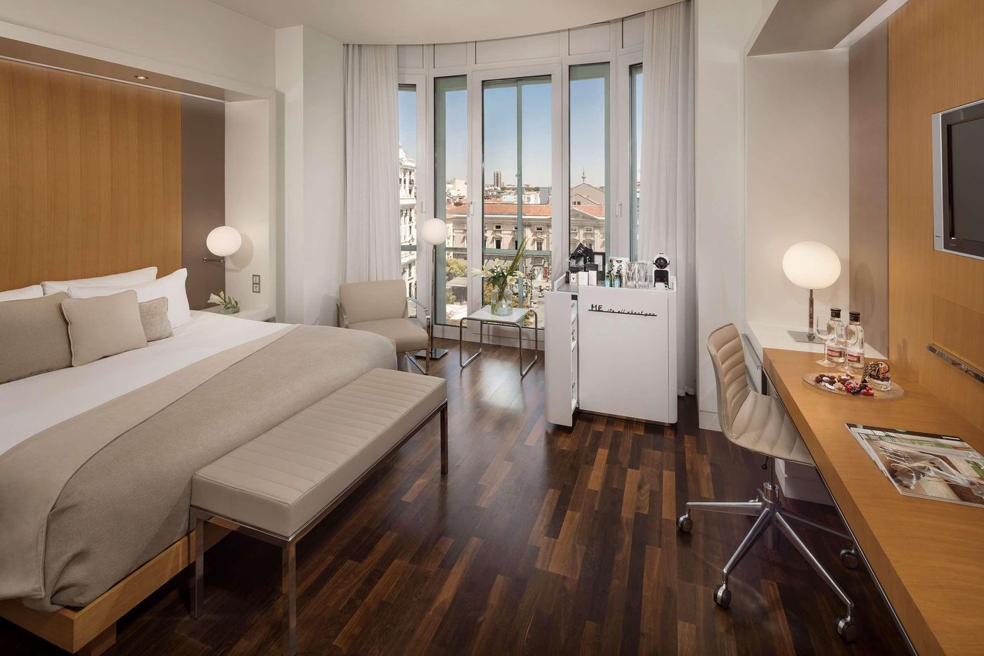 ME-Madrid-Reina-Victoria-Room-31