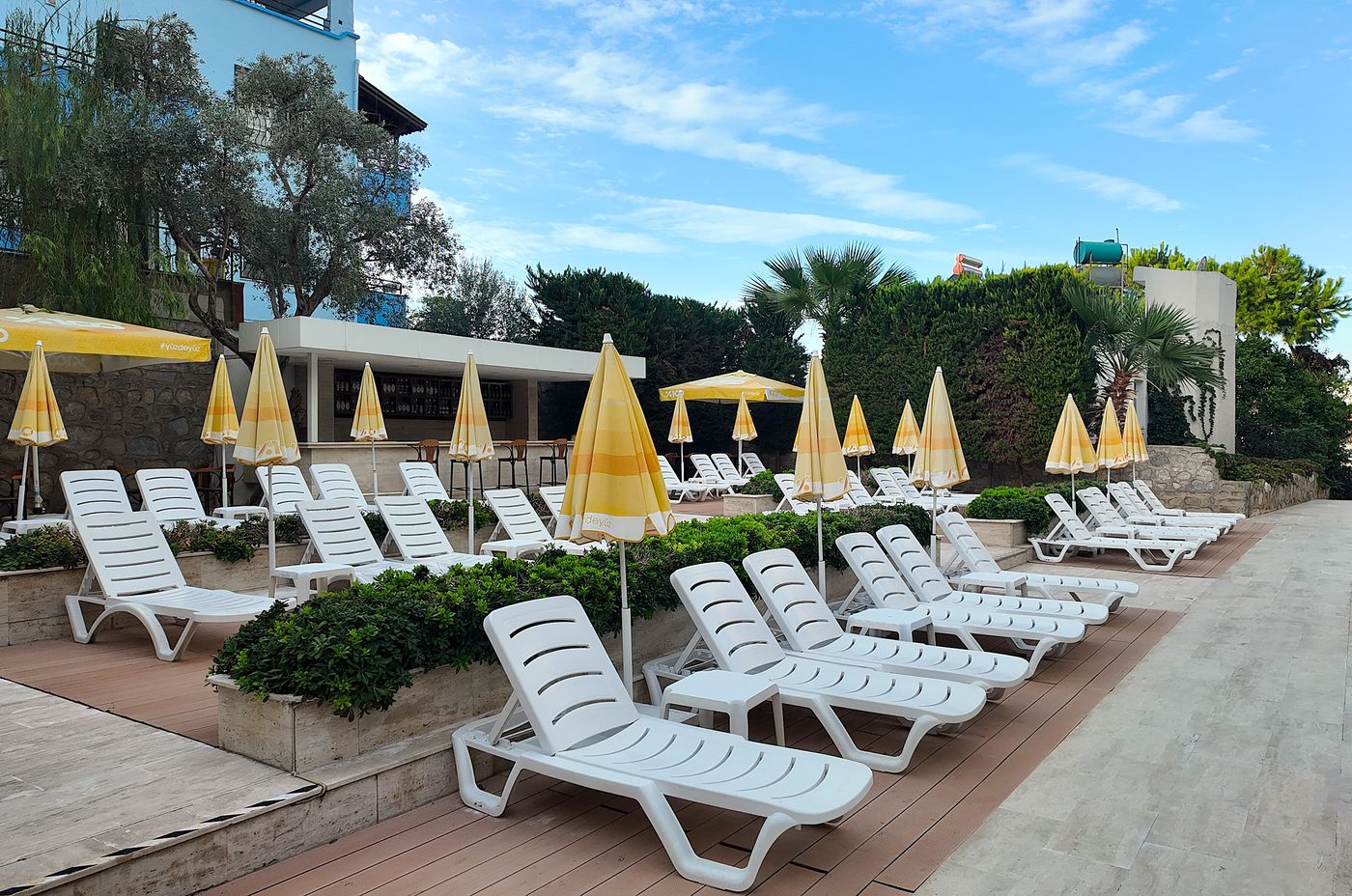 Happy-Apart-Hotel-Terrace-14