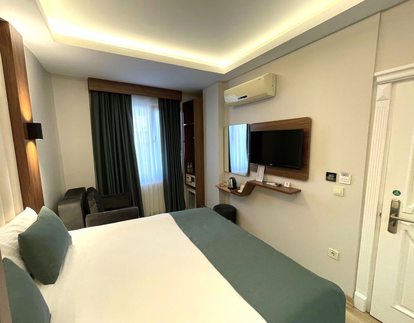 Hotel-Black-Tulip-Room-47