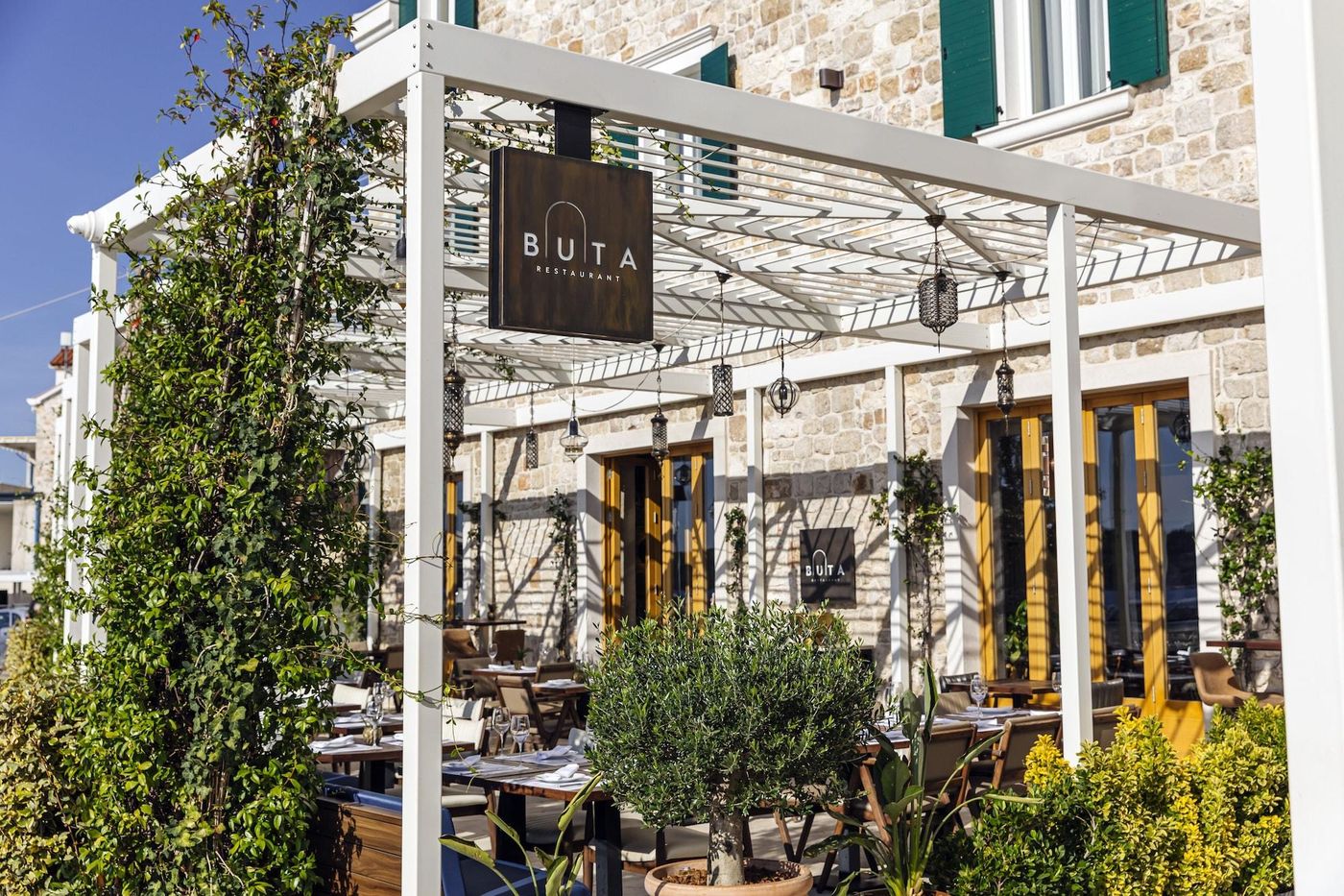 Armerun-Heritage-Hotel---Residences-Room-8