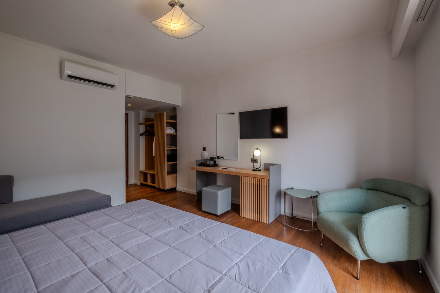 Hotel-Mediterranean-Beach-Room-31