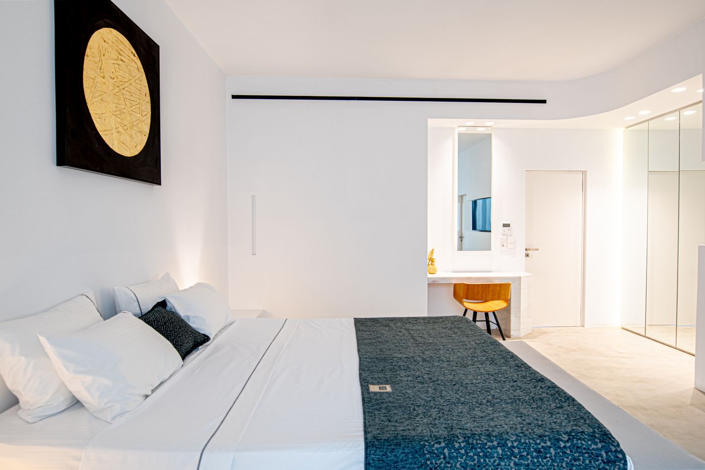 Heaven-s-Edge-Room-9