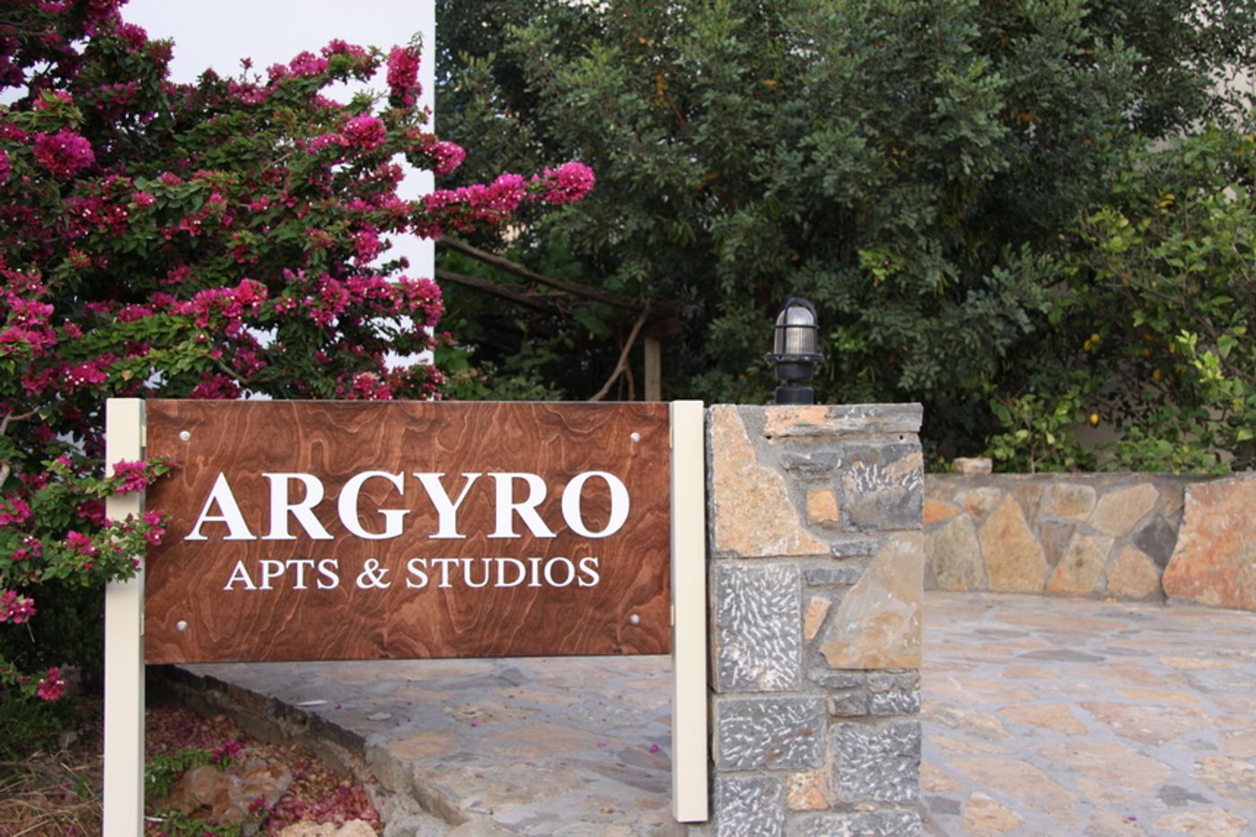 Argyro Studios and Apartments