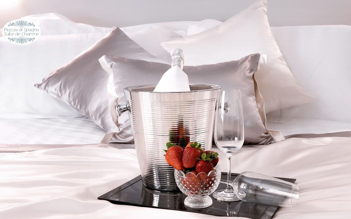 Piazza-Di-Spagna-Suite-De-Charme-Room-20