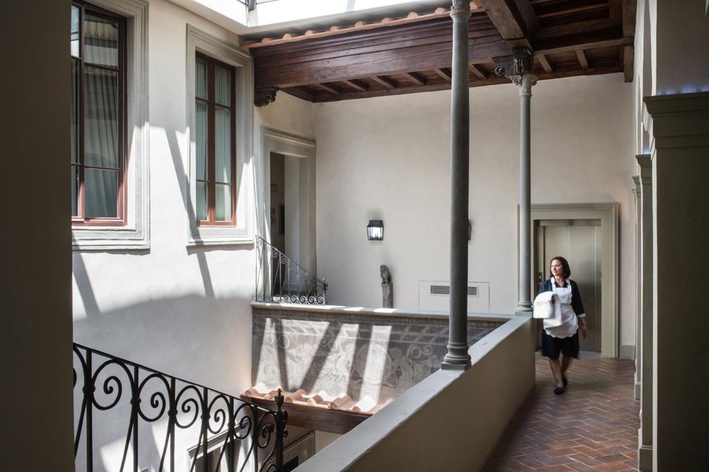 Palazzo-Vecchietti-Lobby-8