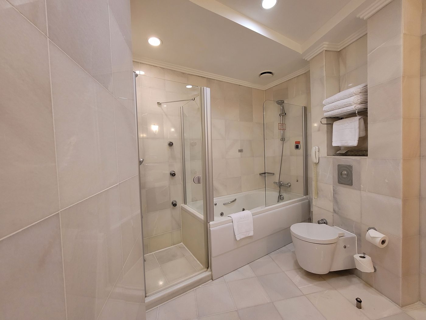 Wyndham-Grand-Izmir-Ozdilek-Room-33