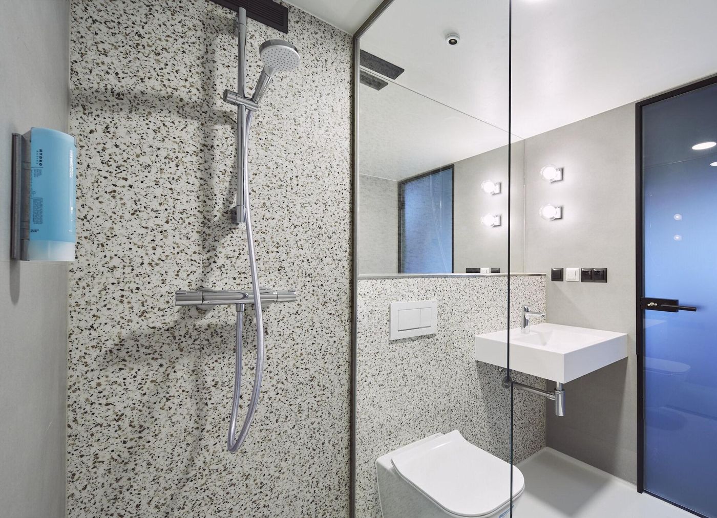 New-Port-Hotel-Room-24