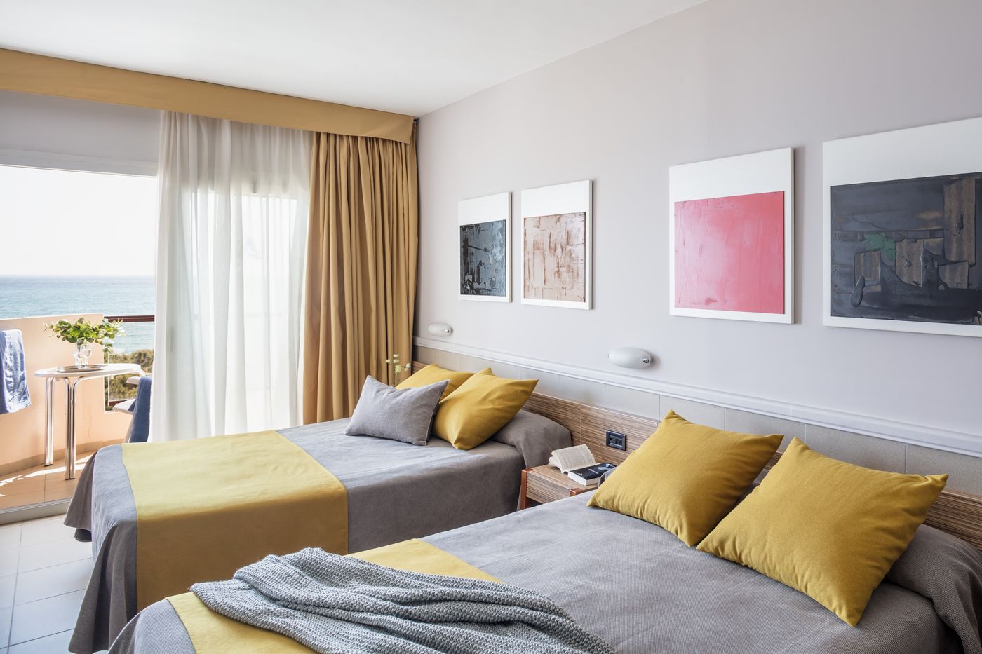 Aqua Promenade Hotel