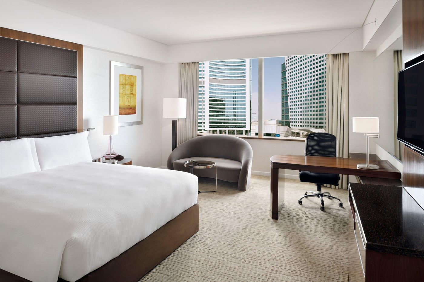 Crowne-Plaza-Dubai-Festival-City-Hotel-Room-17