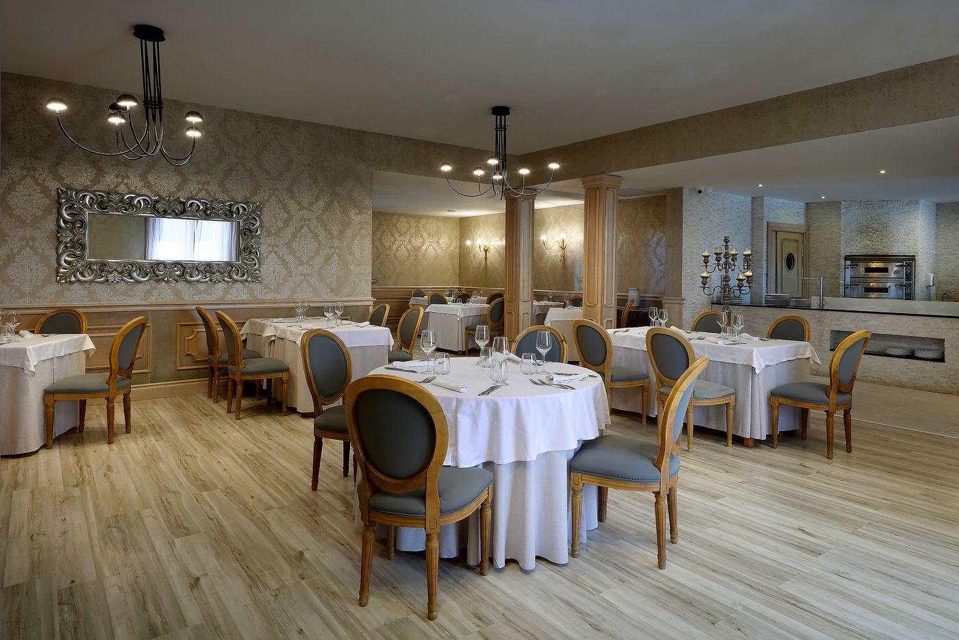 Grand-Palladium-Palace-Ibiza-Resort---Spa-Restaurant-54